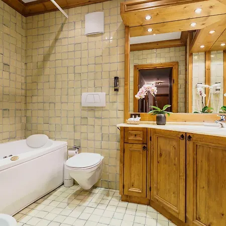 Aquila Hotel 3*