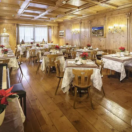 Aquila Hotel 3*